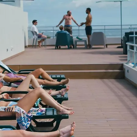 Hostel Azorazul - Pool & Ponta Delgada (Sao Miguel)