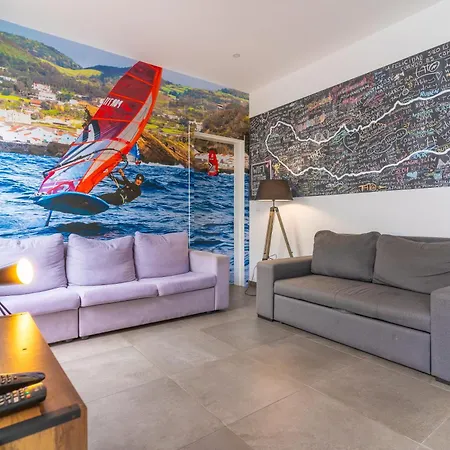 Azorazul - Pool & Ostello