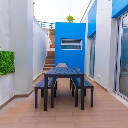 Azorazul - Pool & Ostello *