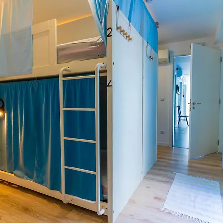 Hostel Azorazul - Pool & Ponta Delgada