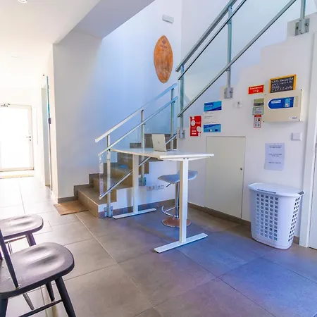 Azorazul - Pool & Ostello *