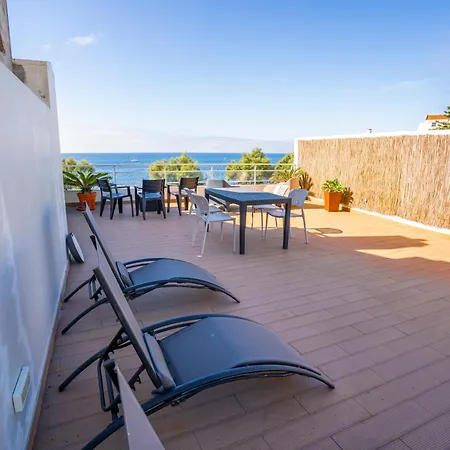 Ostello Azorazul - Pool & Ponta Delgada