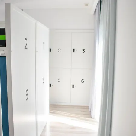 Azorazul - Pool & Ostello *