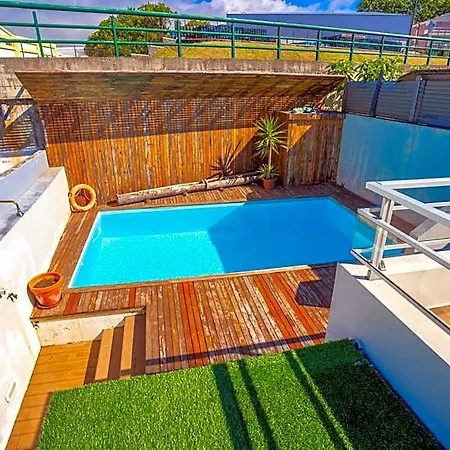 Hostel Azorazul - Pool & Ponta Delgada