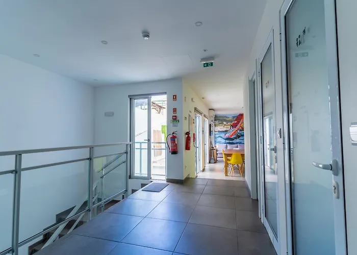 Azorazul - Pool & Albergue Ponta Delgada