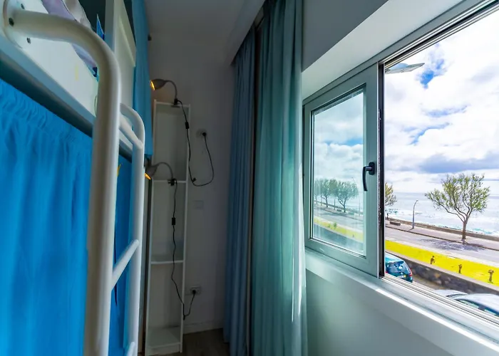 Hostel Azorazul - Pool & Ponta Delgada (Sao Miguel)