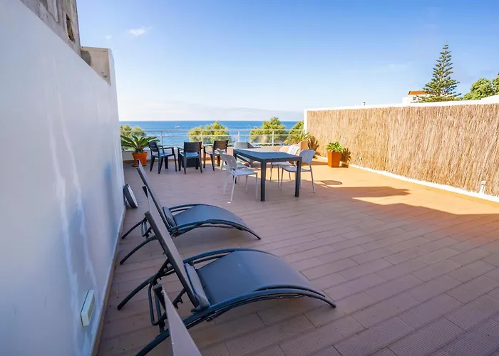 Hostel Azorazul - Pool & Ponta Delgada (Sao Miguel)